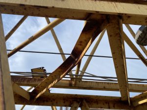 Diagonale del braccio di una gru a torre deformata